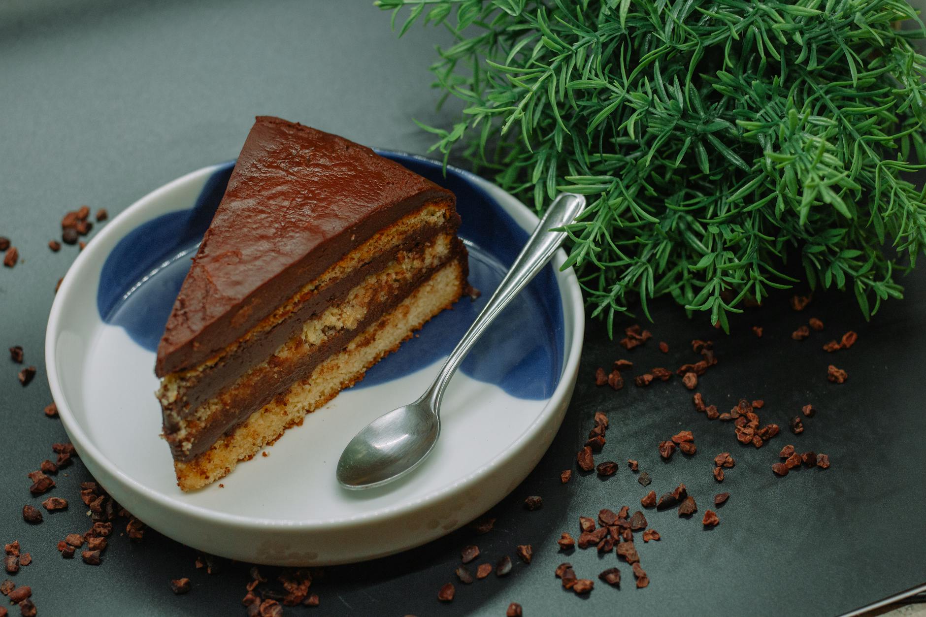 7 Proven Health Benefits of Dark Chocolate